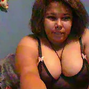 livesex.fan brattyquinn livesex profile in squirt cams