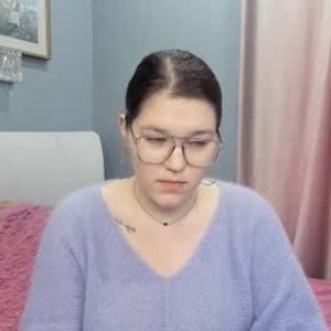 watchgirlcam.com breedarter livesex profile in curvy cams