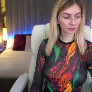 Camgirl is actually offline