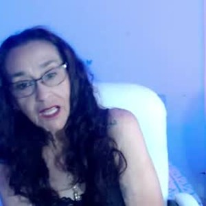 sexlivecamsites.com cassandra_milf livesex profile in panty cams