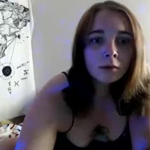 Camgirl is actually offline