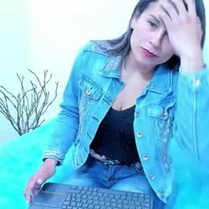 chaturbate chariss32 webcam profile pic via cam-performer.com