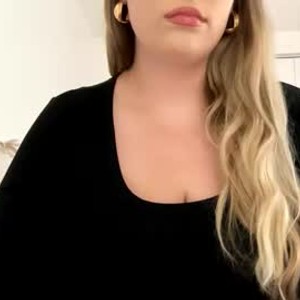 chaturbate chloequinnx webcam profile pic via amateursex-livecam.com