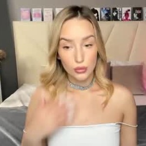 Camgirl is actually offline