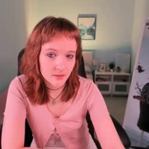 chaturbate clover_red webcam profile pic via bestlivesexchat.com