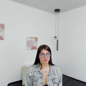 show2cam.com cristalflorez livesex profile in saliva cams