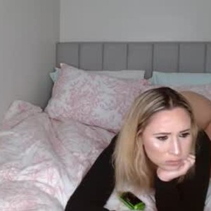 onaircams.com crystalstarlet livesex profile in blonde cams