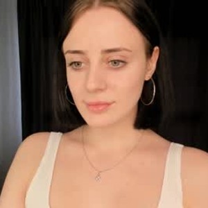 chaturbate cutiegirlemily webcam profile pic via netcams24.com