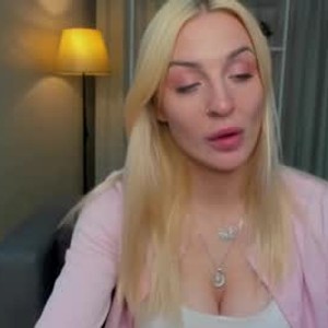 chaturbate dara_moon webcam profile pic via bestlivesexchat.com