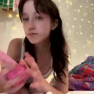 chaturbate darlingevee webcam profile pic via myliveeroticcams.com