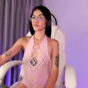 show2cam.com doll_pretty_ livesex profile in shy cams