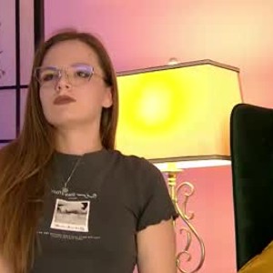 chaturbate dollsynn webcam profile pic via iluvcams.com
