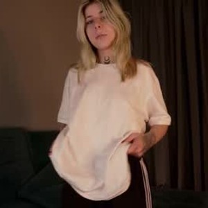 sexlivecamsites.com dooraheels livesex profile in skin cams