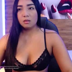 elivecams.com emeral_rose livesex profile in curvy cams