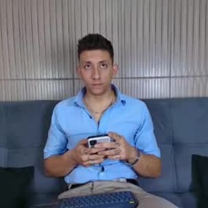 Cam boy emiliocum_24