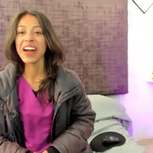chaturbate emily_coral webcam profile pic via bestlivesexchat.com