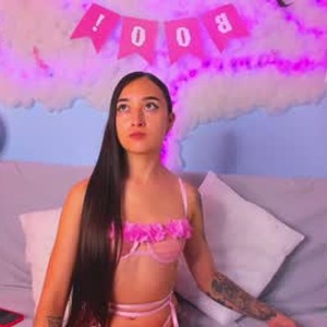 girlsupnorth.com emily_fox7 livesex profile in slim cams