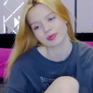 chaturbate emily_pure webcam profile pic via sexcam-girls.com