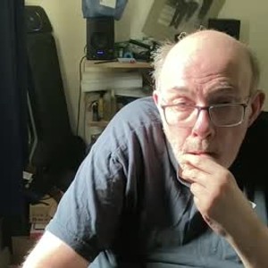 Cam boy emit_rellevart