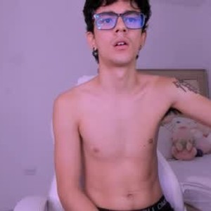 Cam boy emitremmus_