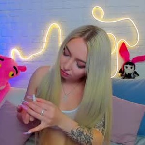 sexcityguide.com erica_xo livesex profile in tattoos cams