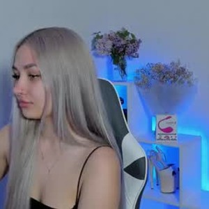 chaturbate evikqw webcam profile pic via bestlivesexchat.com