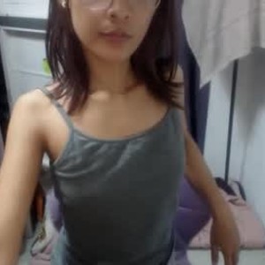 sexcityguide.com expenseve_kendy livesex profile in slim cams