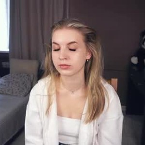 chaturbate fannyeastes webcam profile pic via amateursex-livecam.com