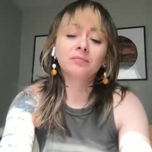 chaturbate fionasylvr webcam profile pic via amateursex-livecam.com