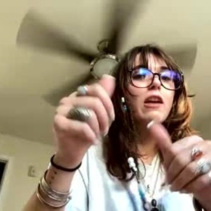 chaturbate frenchy_vivi webcam profile pic via free6cams.com