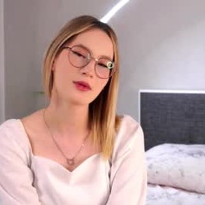 chaturbate gilliangold webcam profile pic via watchgirlcam.com