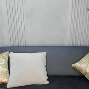 privat-livecam.com hollyrodes livesex profile in curvy cams