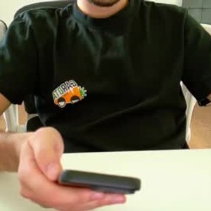 chaturbate honeyjohansson_ webcam profile pic via pornsexycams.com