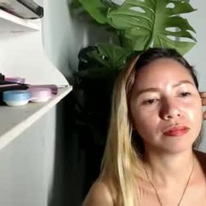 Camgirl is actually offline