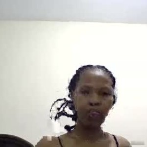 chaturbate hottie_creamy webcam profile pic via cam-performer.com