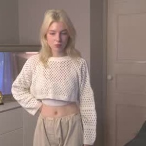 chaturbate hug_me_lily Live Webcam Featured On livesex.fan