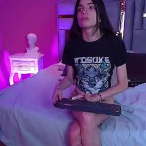 show2cam.com isabellaa_ks livesex profile in slim cams