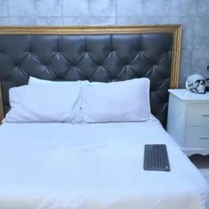 chaturbate izzyhilton_ webcam profile pic via bestlivesexchat.com