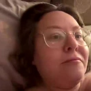 chaturbate juliansbedroom webcam profile pic via cheapadultsexcams.com