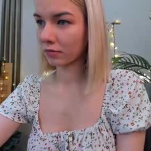 chaturbate juliasweteest webcam profile pic via bestlivesexchat.com