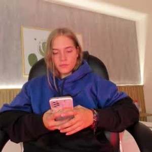 privat-livecam.com julie_james livesex profile in blonde cams