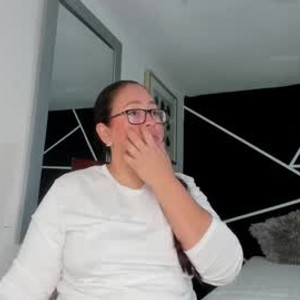 chaturbate julietafiory webcam profile pic via livesexbbwcams.com