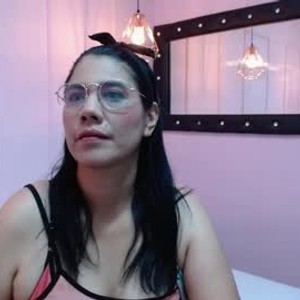 chaturbate julieth_mature2 Live mature Webcam Featured On maturelivesexcams.com