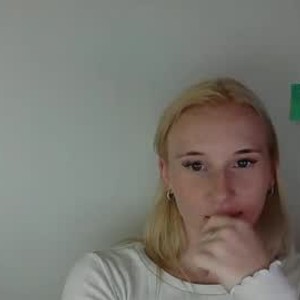 free6cams.com katarinakastl3 livesex profile in petite cams