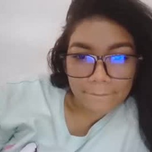 pornos.live kearlygonzaa livesex profile in findom cams