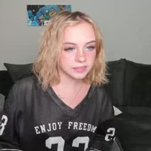 girlsupnorth.com kennedykkay livesex profile in blonde cams