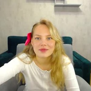 privat-livecam.com kozzy_blow livesex profile in blonde cams