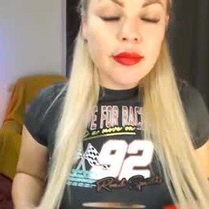 watchgirlcam.com krissaluvx livesex profile in bigboob cams