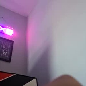 sleekcams.com ladyluck93 livesex profile in non-nude-in-public cams