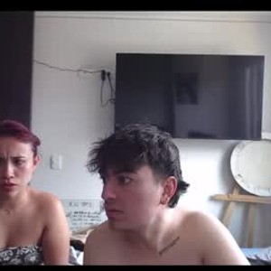 chaturbate ladypetitelive webcam profile pic via sexlivecamsites.com
